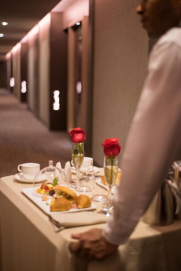 סנטו דומינגו El Embajador, A Royal Hideaway Hotel מראה חיצוני תמונה A First Class meal on board a British Airways 747-400