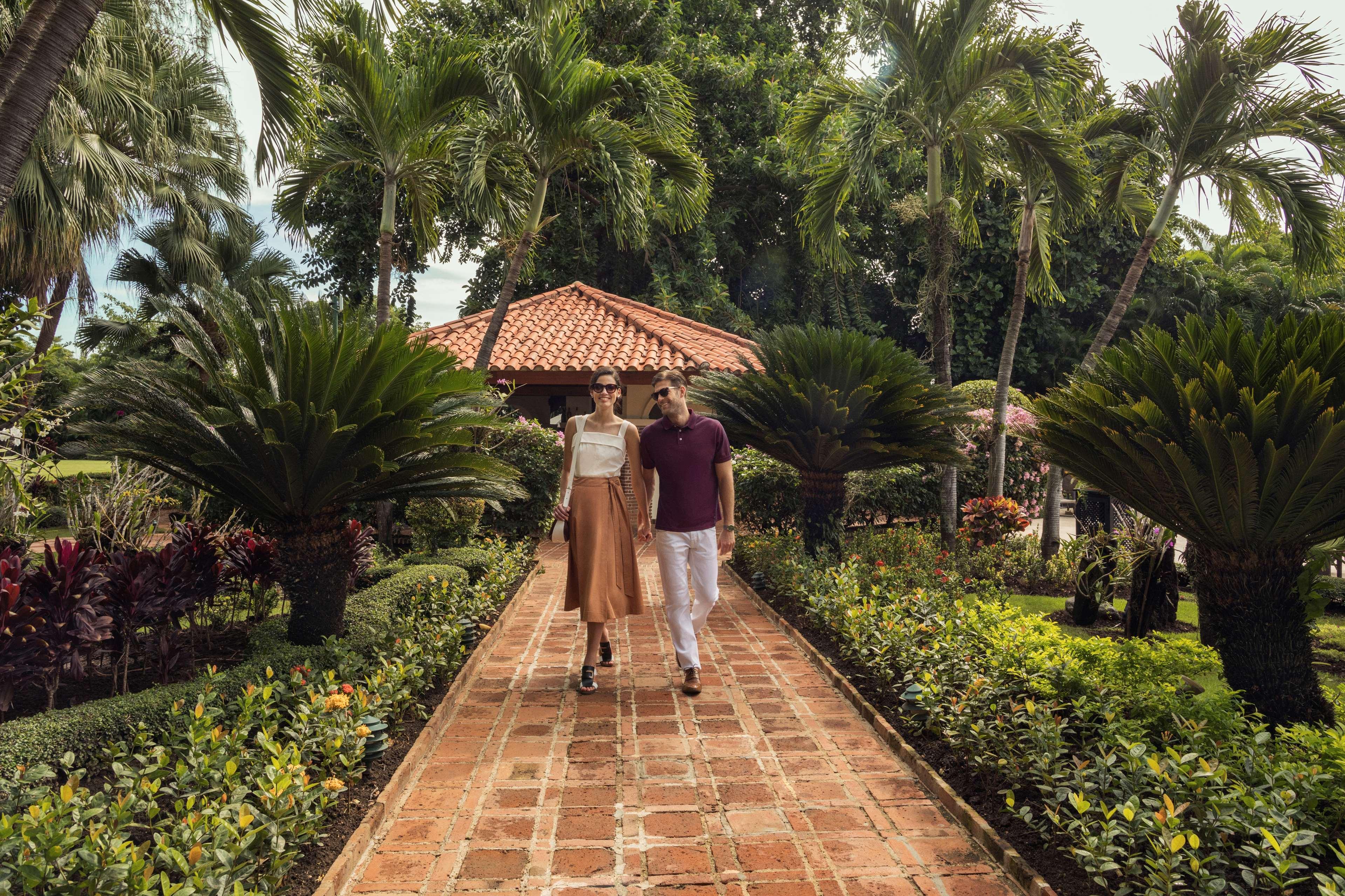 סנטו דומינגו El Embajador, A Royal Hideaway Hotel מראה חיצוני תמונה The resort's gardens