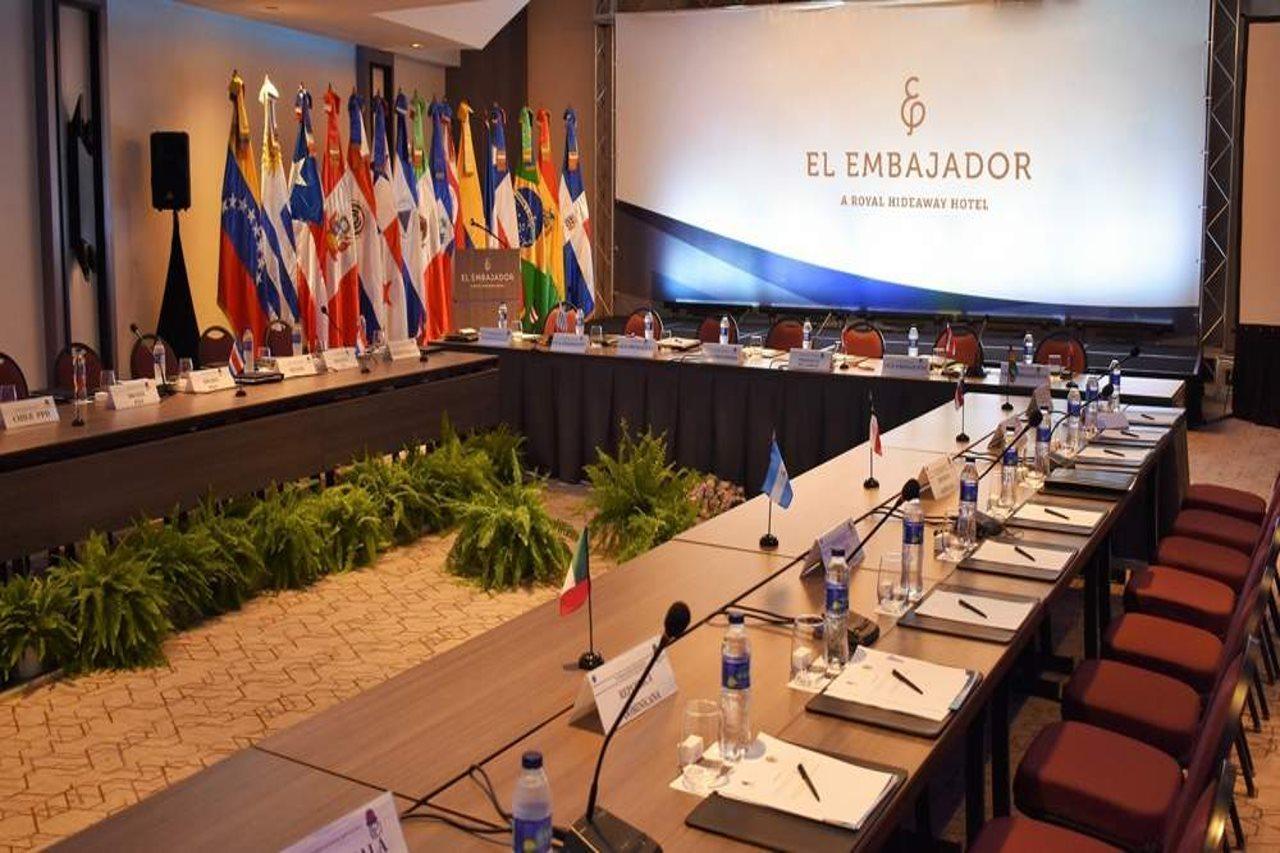 סנטו דומינגו El Embajador, A Royal Hideaway Hotel מראה חיצוני תמונה The 2011 Summit of the Community of Portuguese Speaking Countries